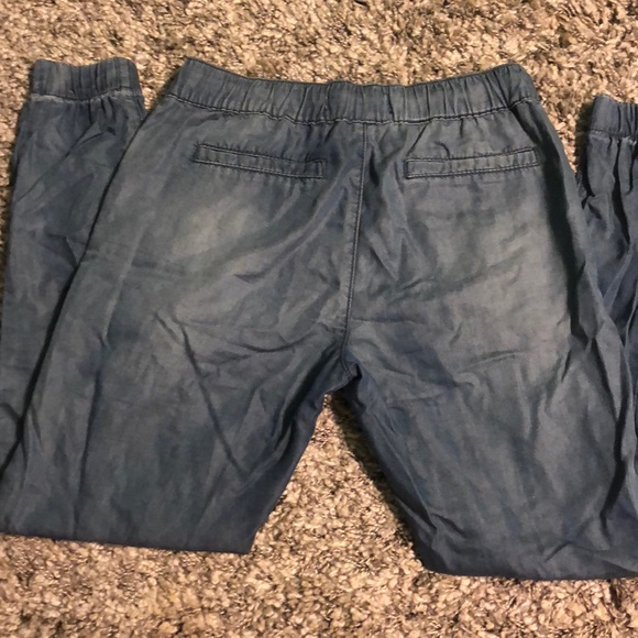 Bullhead joggers. Only jean pair left - Picture 2 of 5